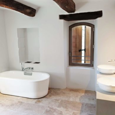 BG PLOMBERIE ET CHAUFFAGE NIMES BAIGNOIRE VASQUE BGPC GARD RENOVATION MAS PLOMBERIE