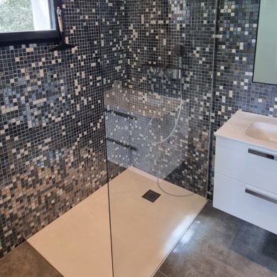 CONSTRUCTION MAISON DOUCHE JUNAS NIMES GARD PLOMBIER CHAUFFAGISTE CLIMATISATION BGPC