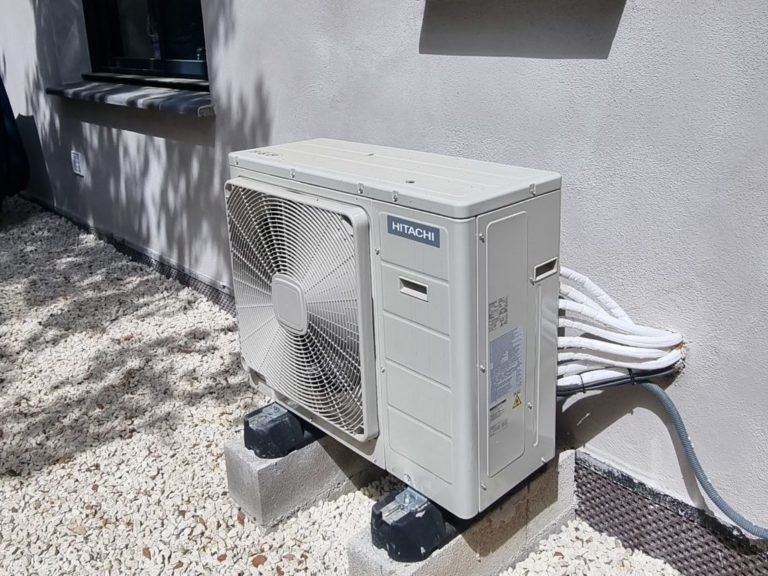 CONSTRUCTION MAISON GROUPE EXTERIEUR JUNAS NIMES GARD PLOMBIER CHAUFFAGISTE CLIMATISATION HITACHI BGPC